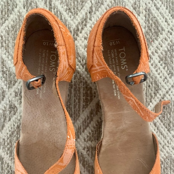 TOMS Graffiti Platform Espadrille Wedges - Picture 4 of 7